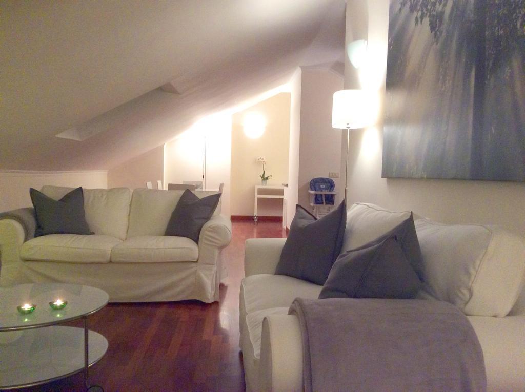 Apartment La Mansarda 阿尔巴 客房 照片