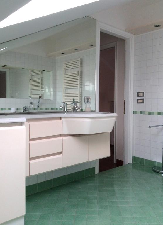 Apartment La Mansarda 阿尔巴 客房 照片