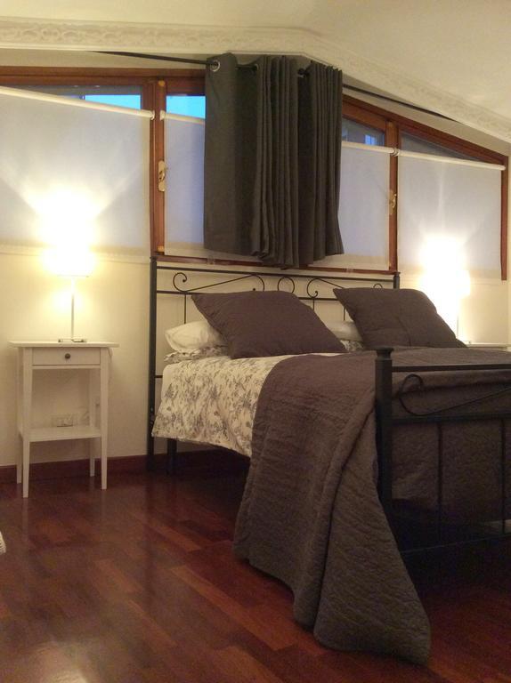 Apartment La Mansarda 阿尔巴 客房 照片