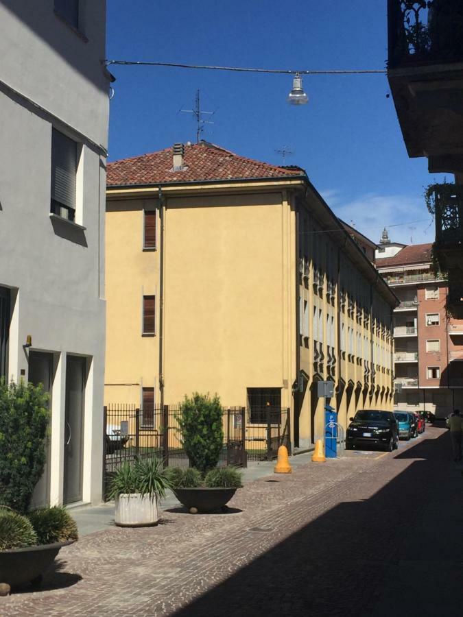 Apartment La Mansarda 阿尔巴 外观 照片